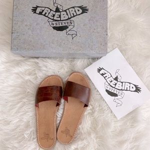 Freebirds Steve Madden Slip On Sandals